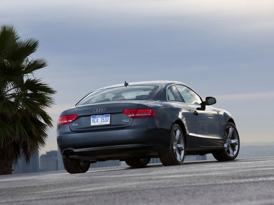  Audi A5 Coupe 2.0T 2007 года  (NA) (фото 5 из 9)
